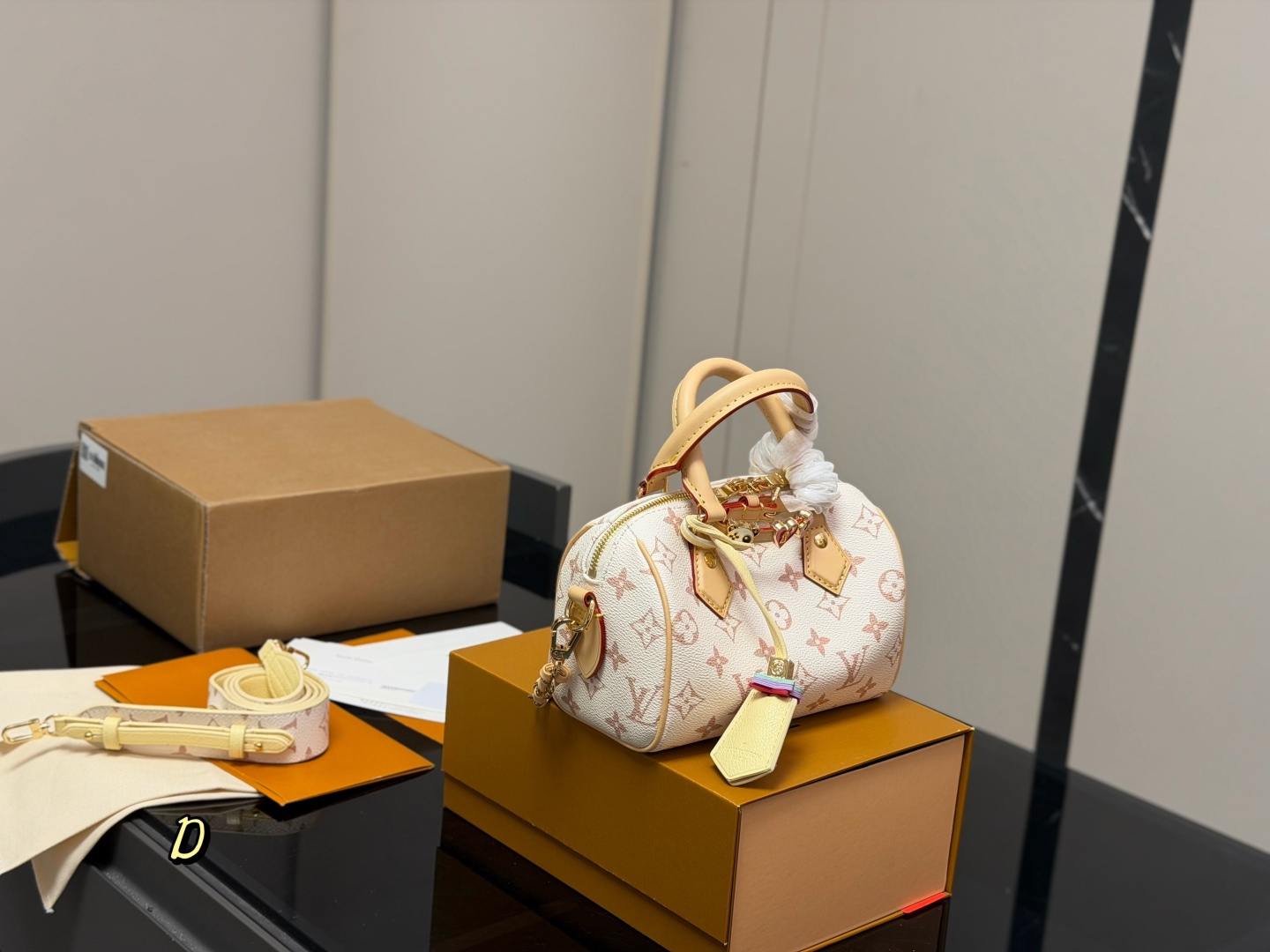 LV Speedy Handbag 2 285